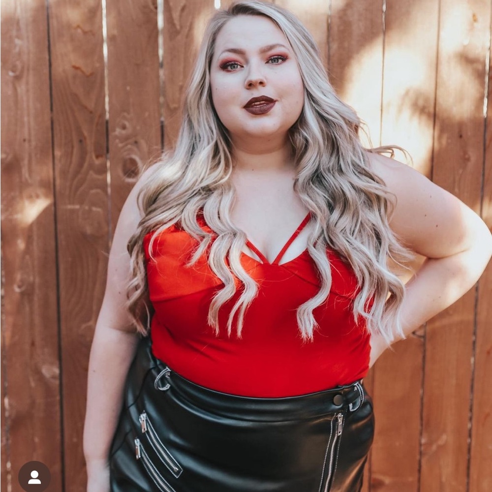 (2/$15) Red strappy tank 🔥